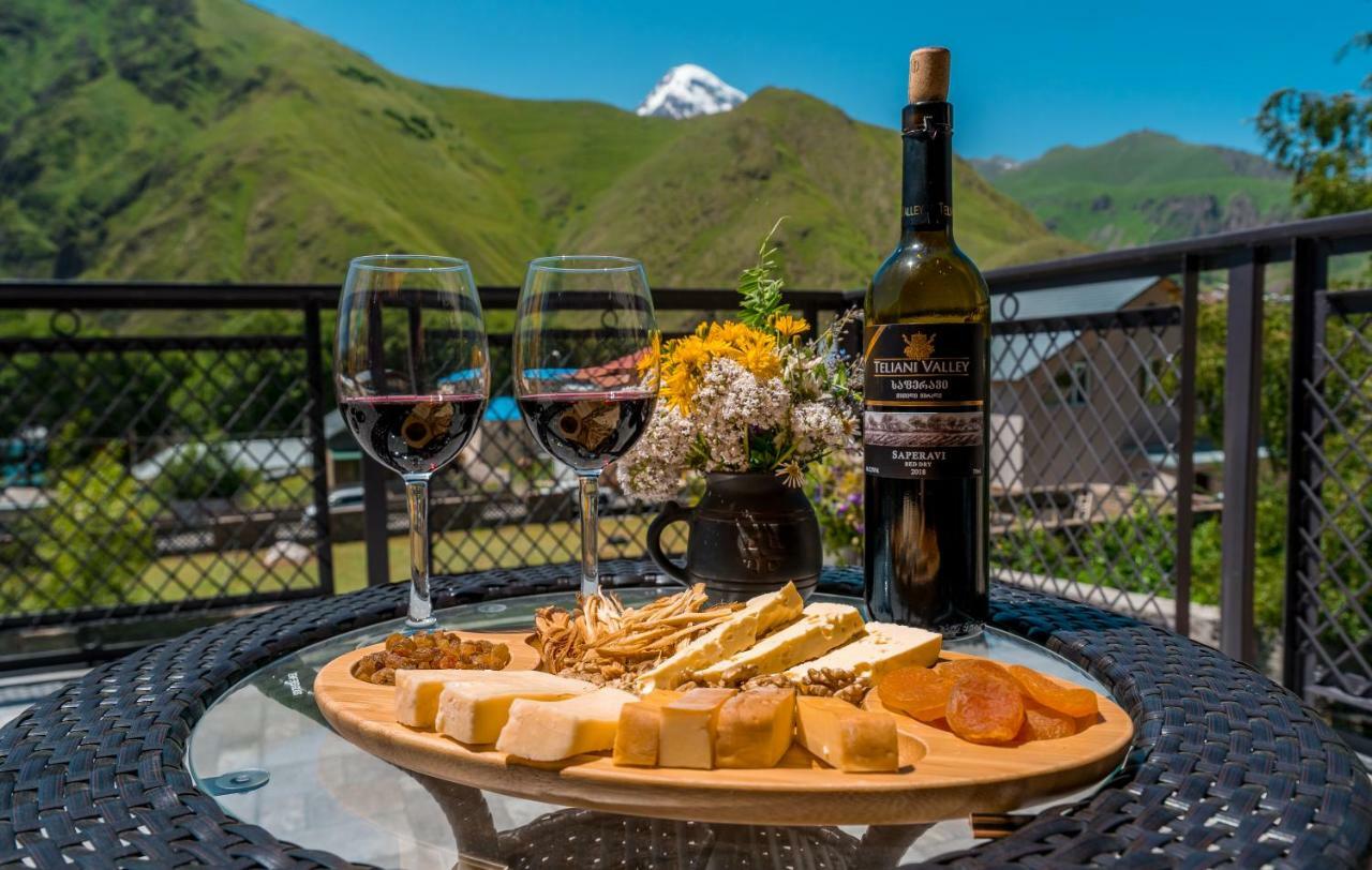 Travel Inn Kazbegi Buitenkant foto